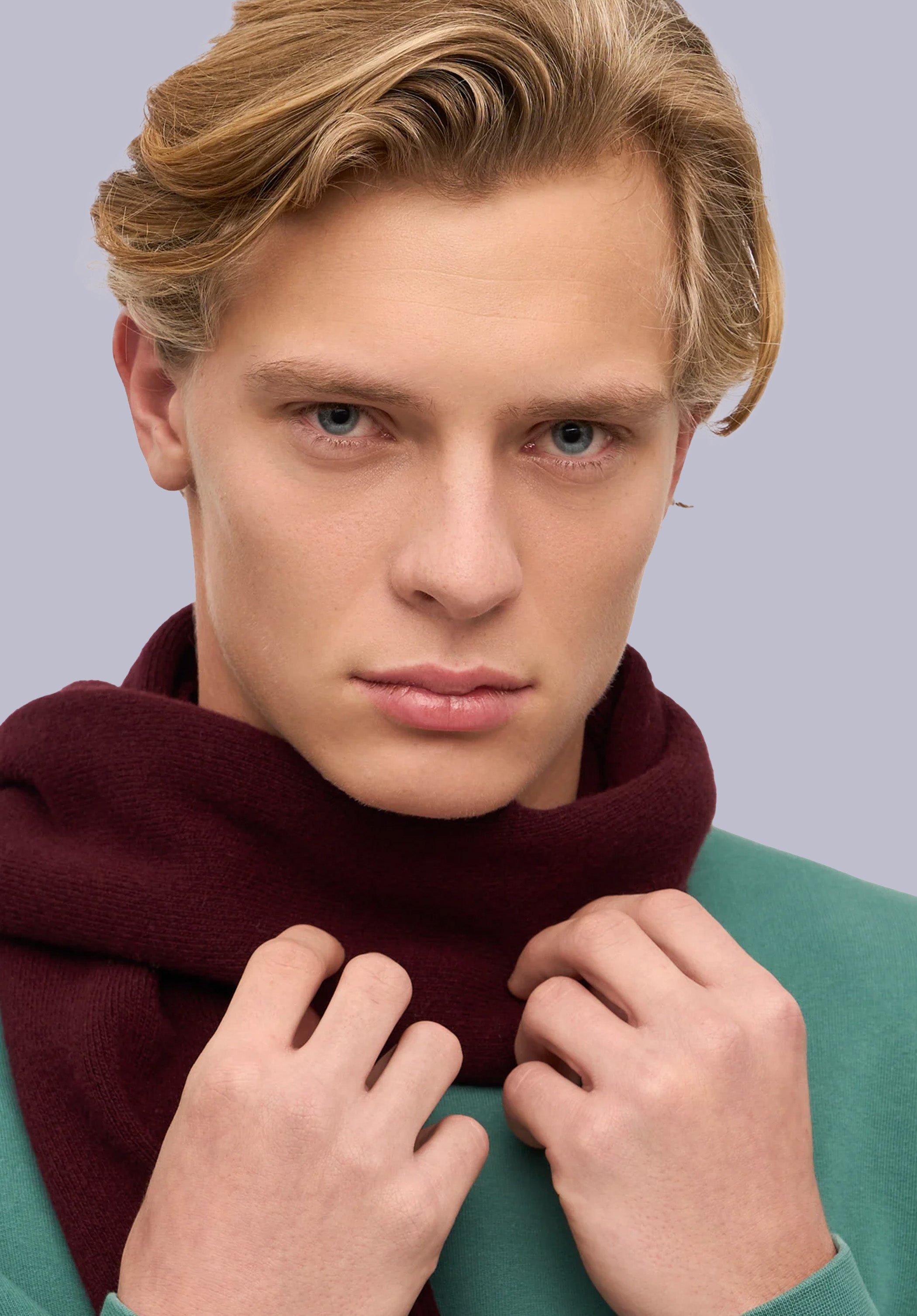 GARNET  MERINO MUFFLER