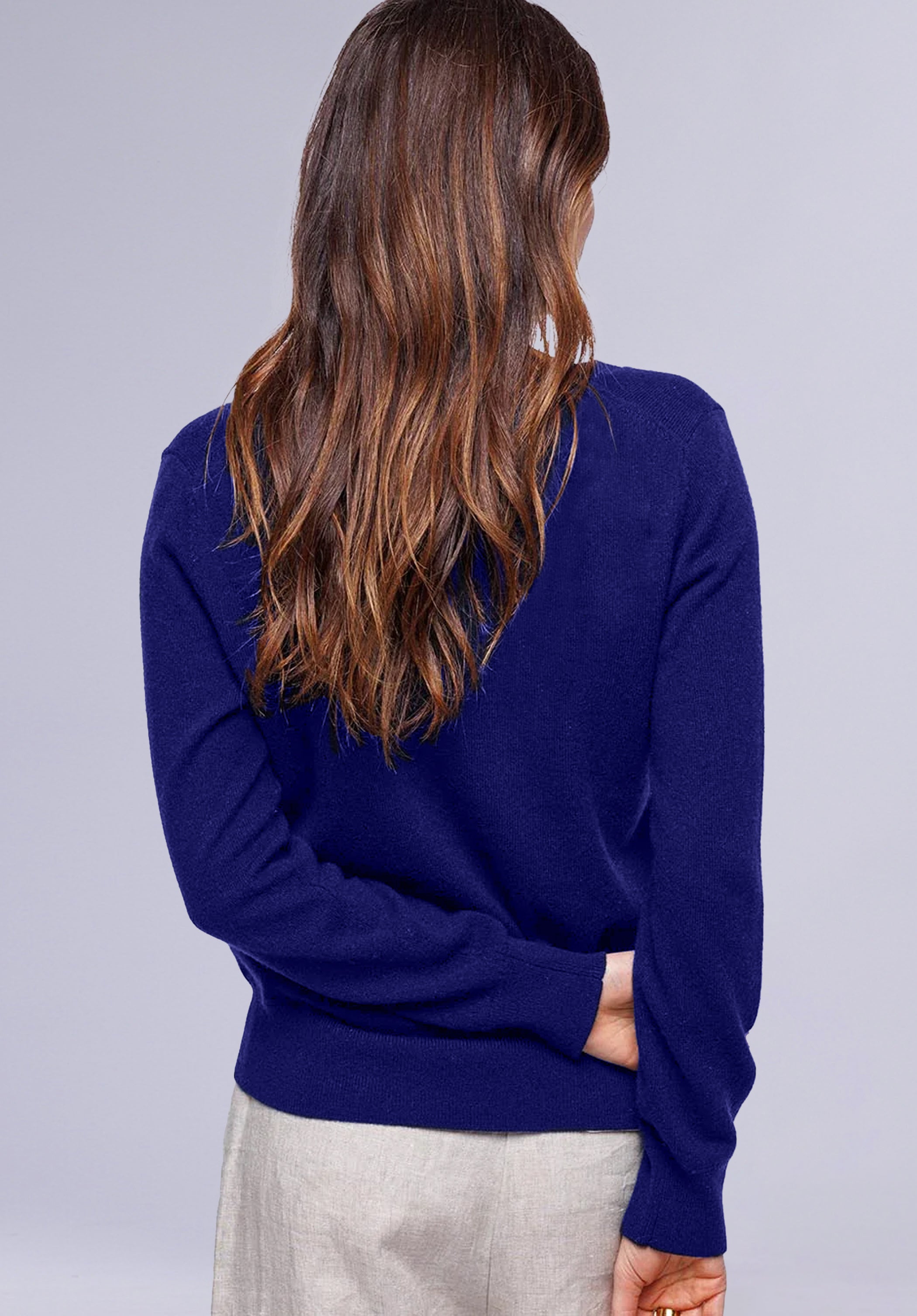 AZURE MERINO V NECK