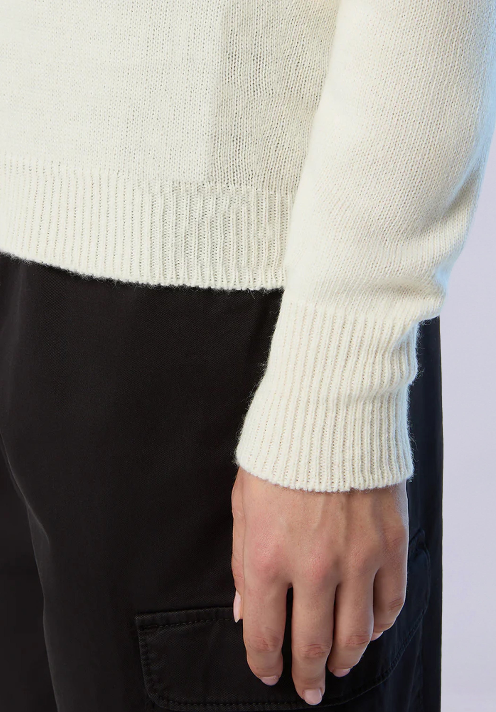 ECRU MERINO V NECK